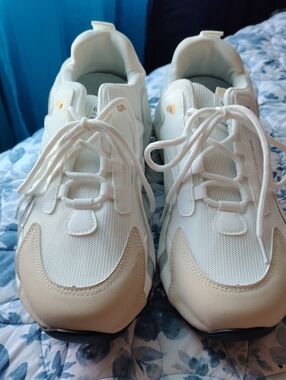 Men's Athletic Sneakers in White and Beige